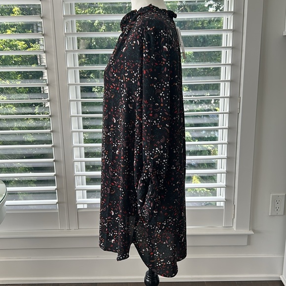 REITMANS Women’s Black Auburn Floral Tunic Blouse, Button Up V-Neck Dress Top - Picture 3 of 12